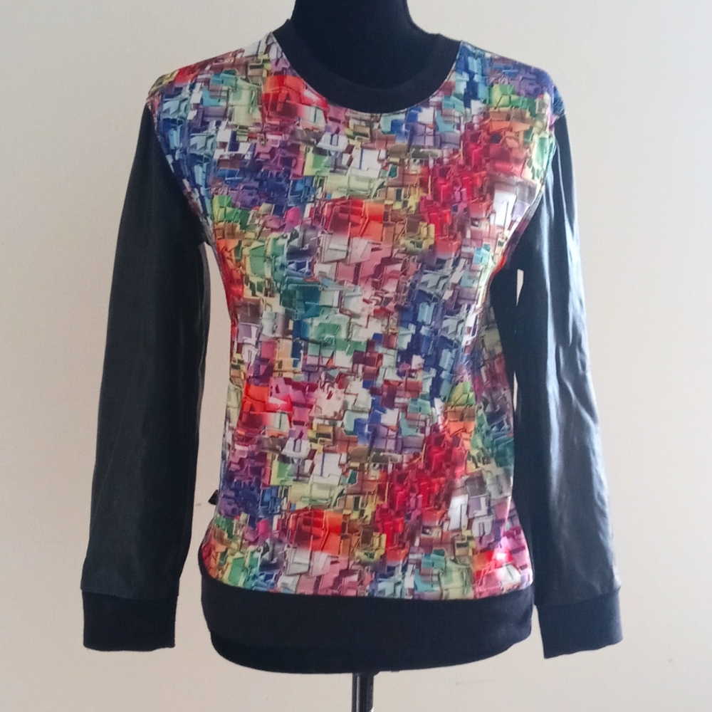 Black and printed top